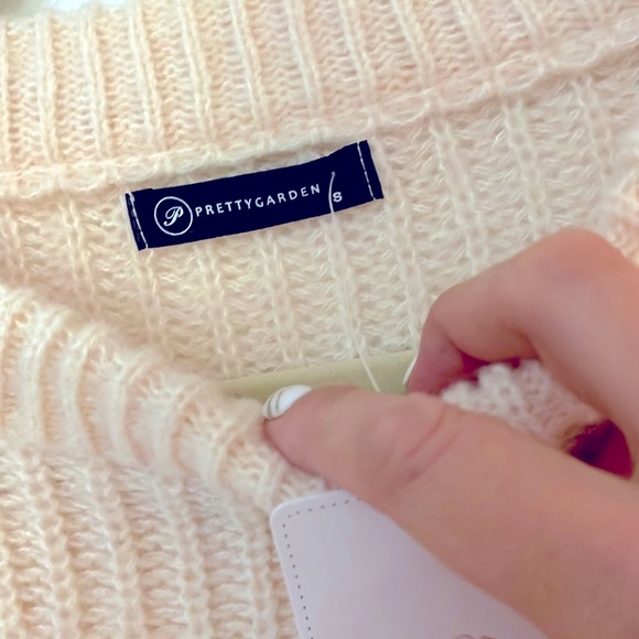 PRETTY GARDEN | Women’s Cream Crew Neck Sweater NWT Size Small - Picture 5 of 5